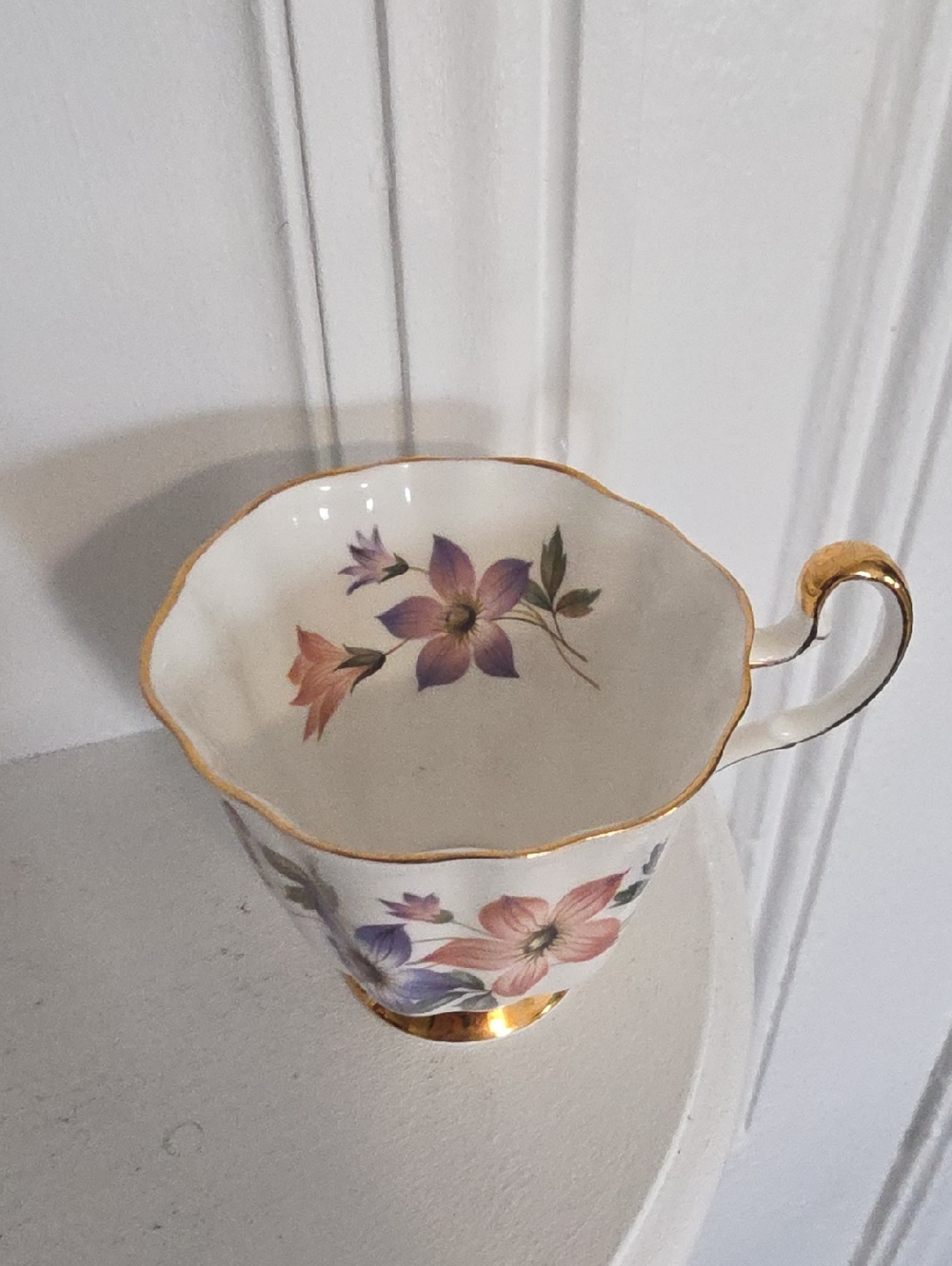 Royal Adderley Fine Bone China teacup & saucer set, featuring a delicate floral - Picture 4 of 7